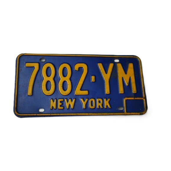 Vintage New York License Plate – 1966–1973 Issue - Picture 3 of 3